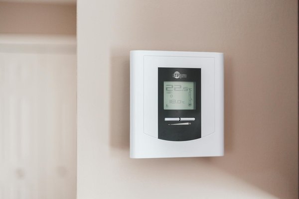 Quel modèle de Nest Thermostat convient le mieux aux petits appartements ?